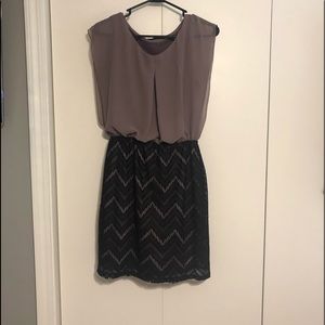 Sleeveless black and purple midi dress